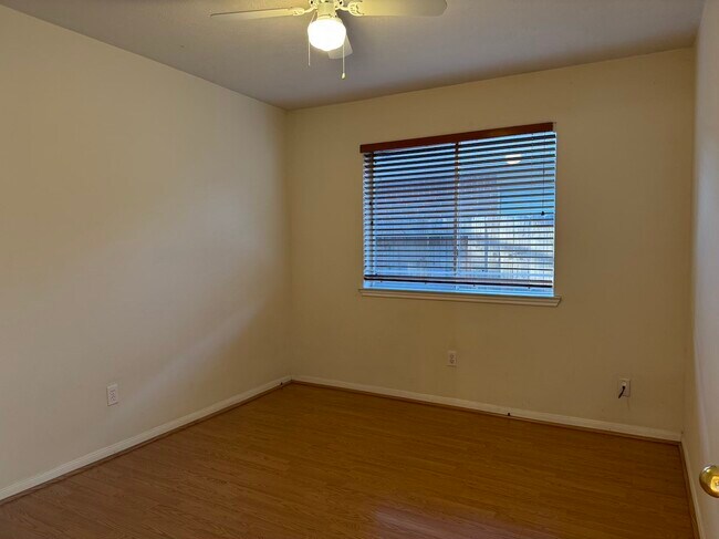 Building Photo - 10811 Cliffton Forge Dr