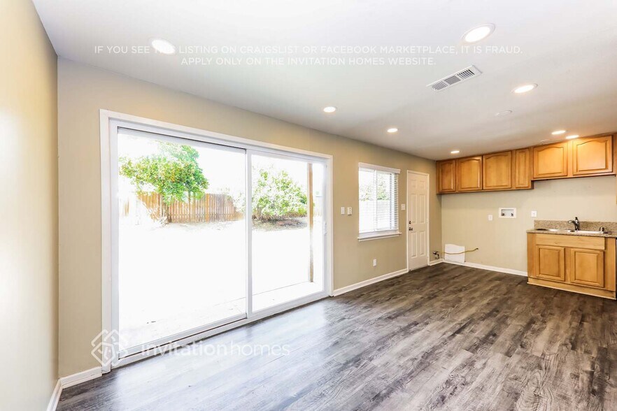 Building Photo - 6517 Elm Ave
