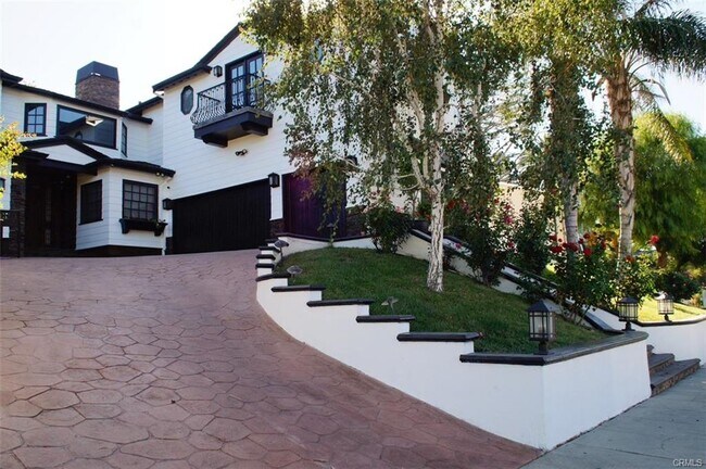 Building Photo - 5235 San Feliciano Dr