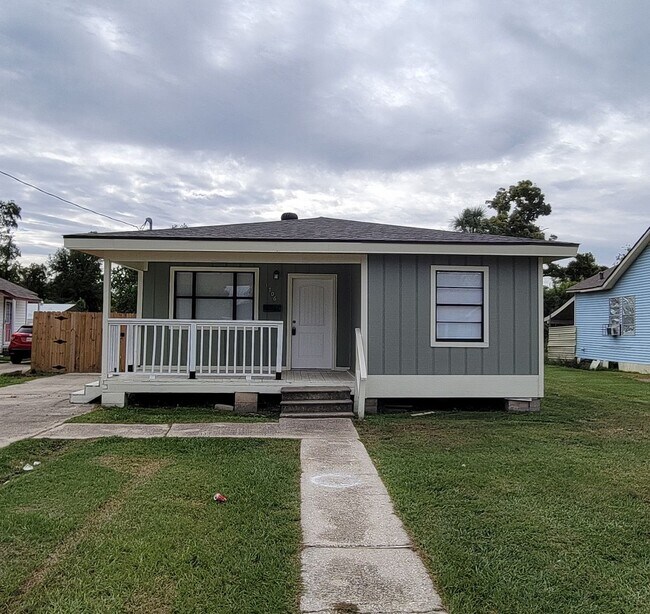 Newly Renovated 3B/2B Home Available 1706 4th St Lake Charles LA