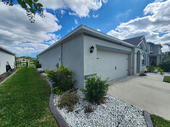 Building Photo - Coastal Woods Lakefront Home