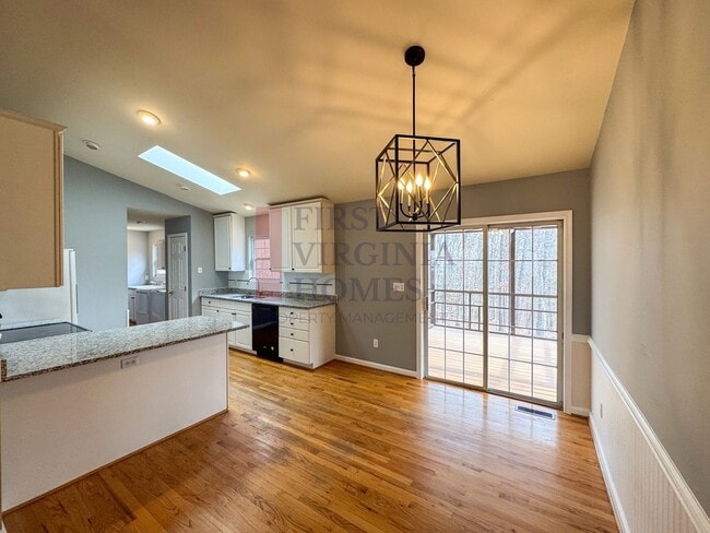 Building Photo - 3 Bedroom/2 Bath Lake Monticello Monticello Rental