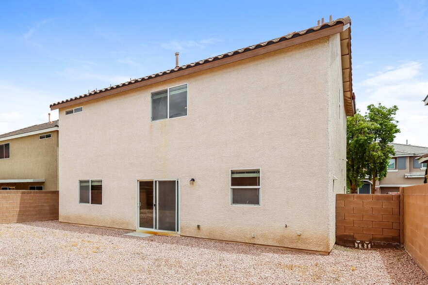 Building Photo - 10215 Cougar Crossing St