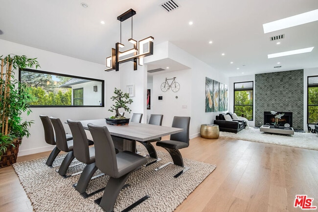 Primary Photo - 13378 Contour Dr