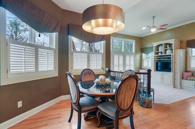 Building Photo - 6655 Traquair Pl