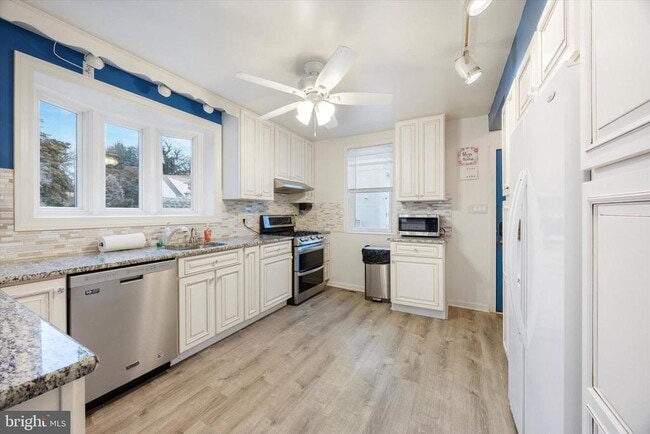 Building Photo - 103 Valley Rd