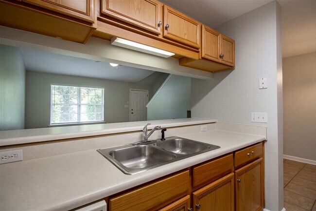 Building Photo - 2738 W Tharpe St