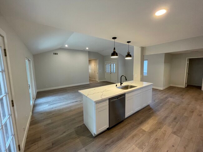 Building Photo - 7292 Dambacher Dr