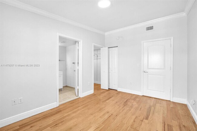 Building Photo - 1135 92nd St