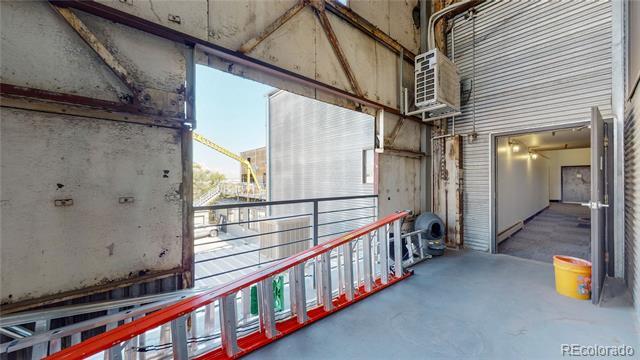 Building Photo - 3377 Blake St