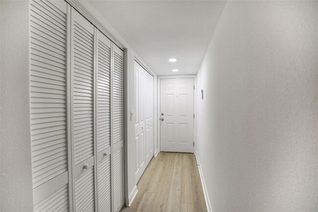 Building Photo - 4570 Overlook Dr NE