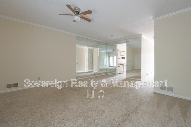 Building Photo - 4028 Elm St