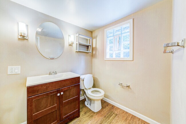 Building Photo - AVAILABLE AUGUST 2026 - Beautiful 3 Bedroom Home w/ OFF-STREET PARKING & Deck!