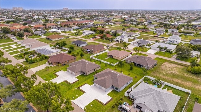 Building Photo - 4604 SW 8th Ct