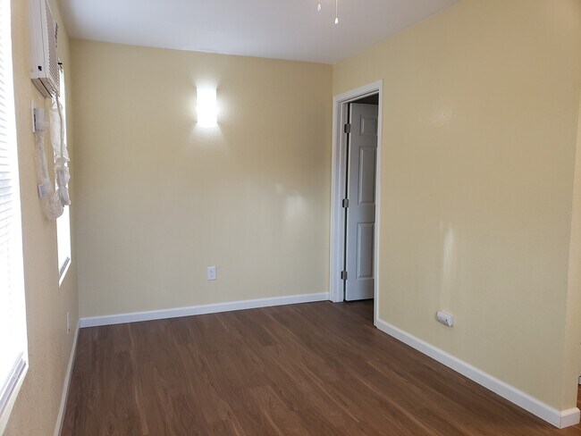 Building Photo - 3025 Myers St