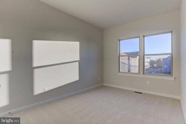 Building Photo - 13166 Arches Rd