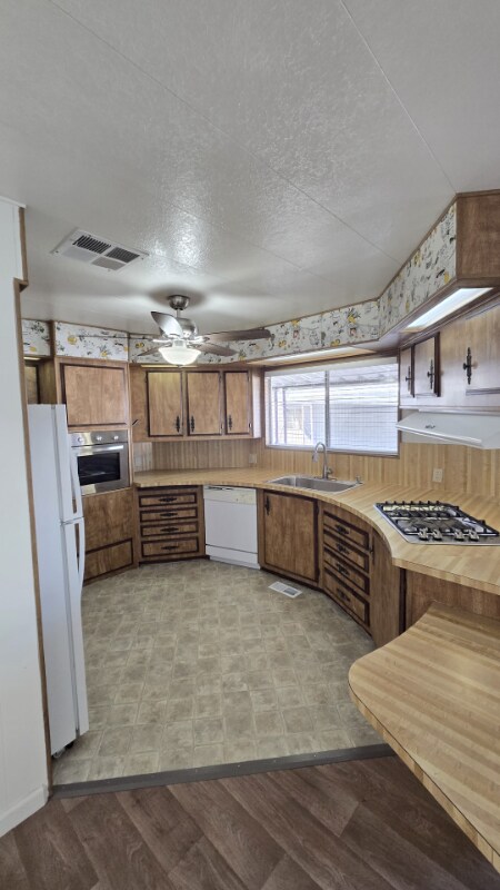 Building Photo - 2525 Flosden Rd