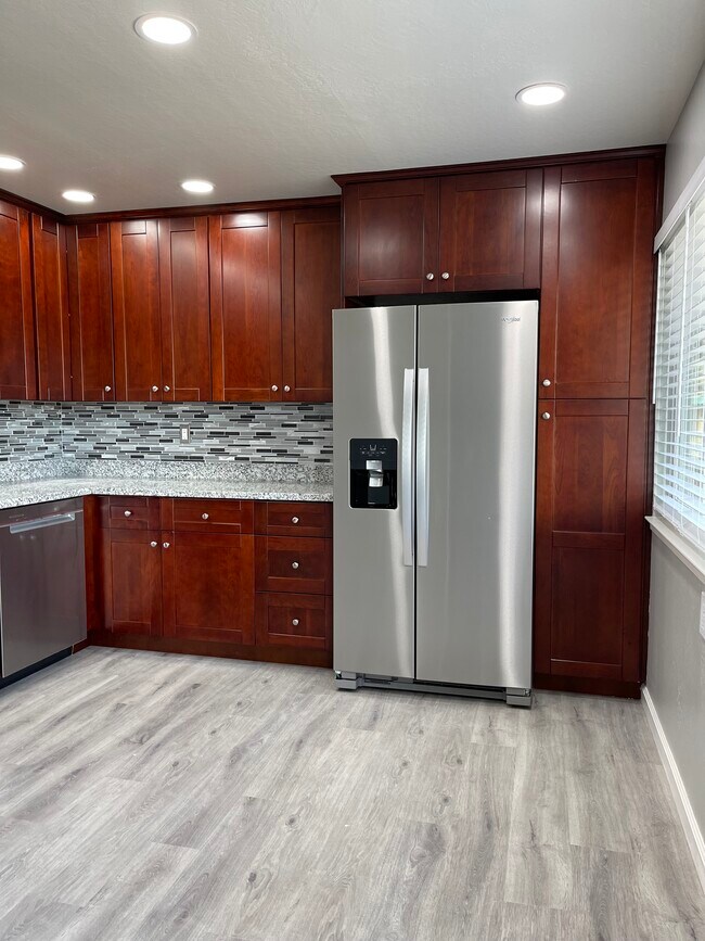 Building Photo - 142 Santa Lucia Ave