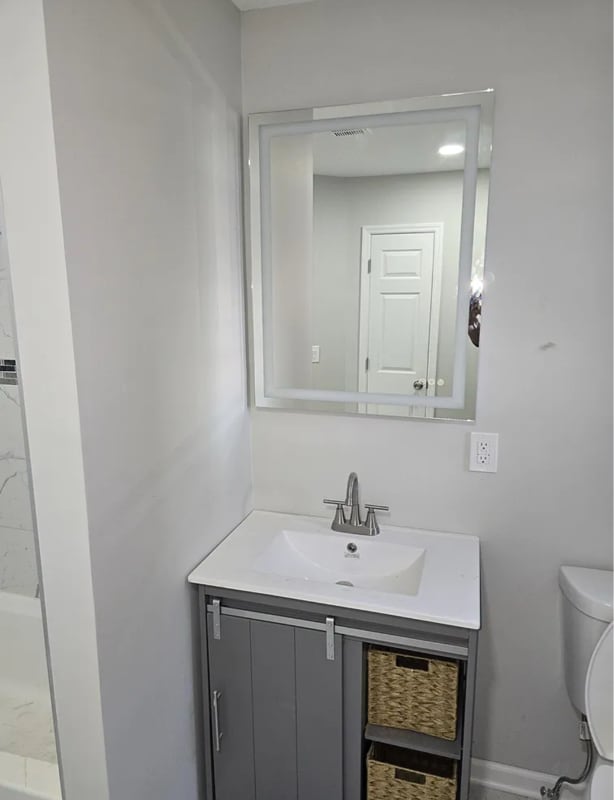 Building Photo - 412-414-414 Leslie St