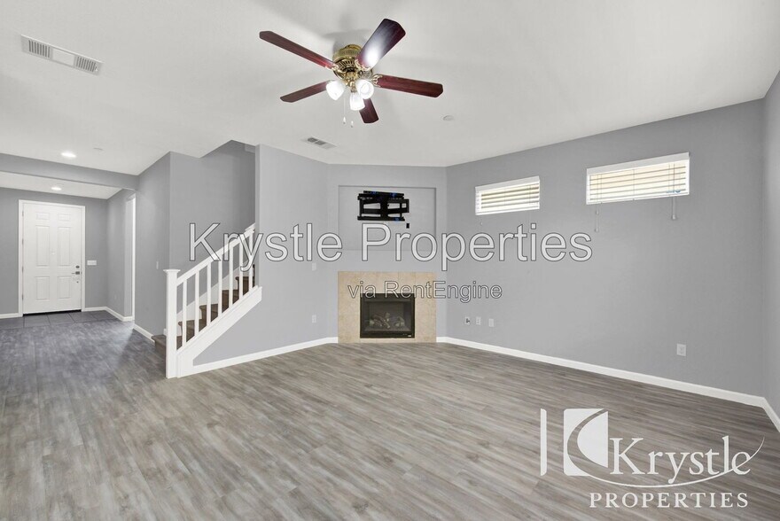 Building Photo - 1649 Roma Dr