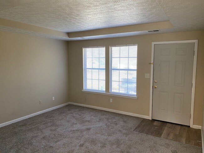 Building Photo - 6616 Burlwood Dr