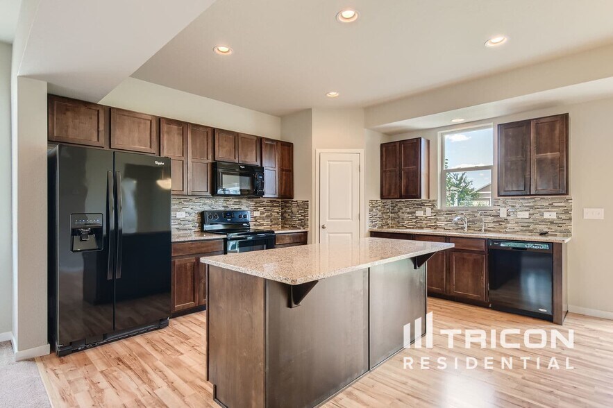 Building Photo - 3872 Ginkgo St