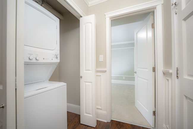 Aqua Terra 1 Bed, 1 Bath Laundry - Aqua Terra Apartments