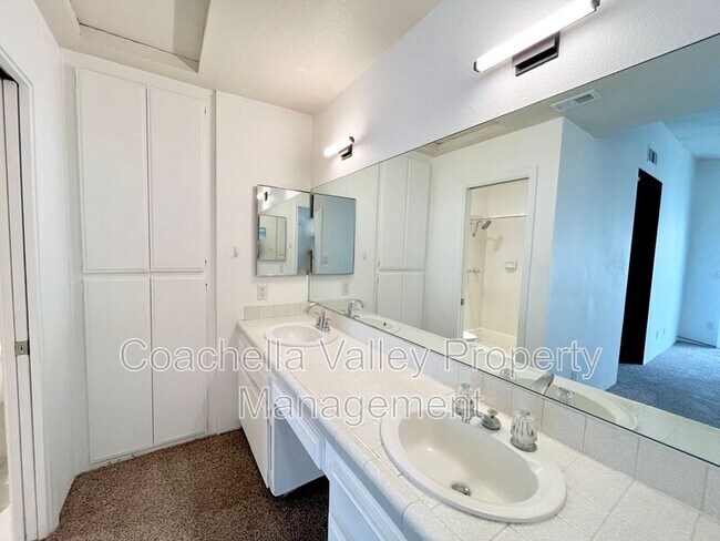 Building Photo - 45414 Driftwood Dr