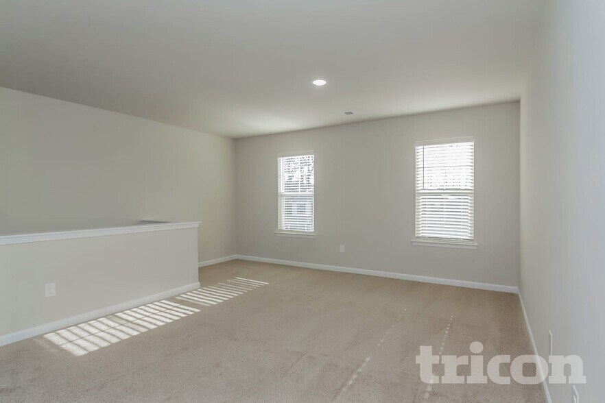 Building Photo - 111 Spring Knoll Dr