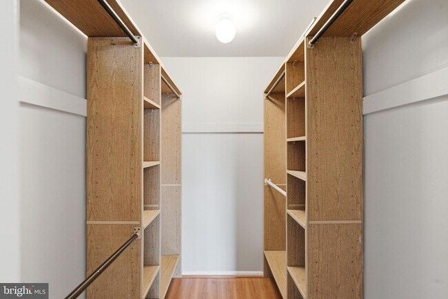 Building Photo - 321B Delancey Pl