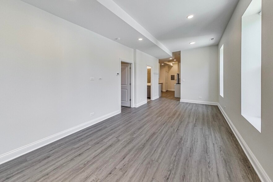 Building Photo - 2312 W Ohio St