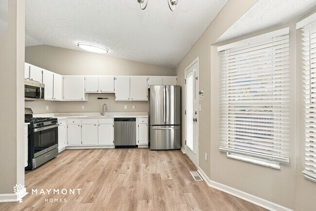 Building Photo - Spacious Grove City Home with 2-Car Garage