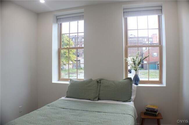 Building Photo - 110 Hotel St