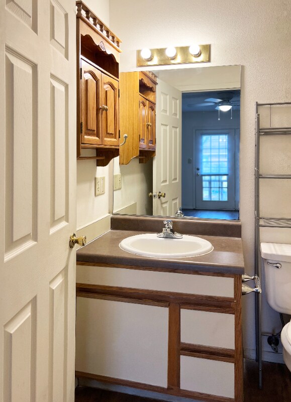 Building Photo - 5900 Samantha St