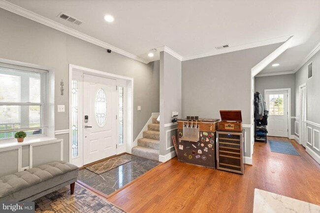 Building Photo - 2813 Woodlawn Trail