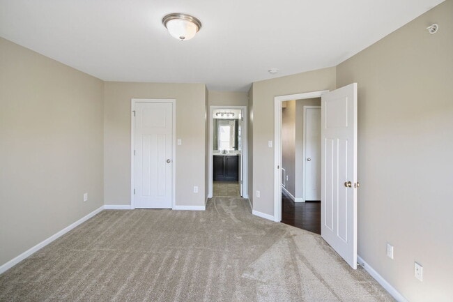 Building Photo - 321 Stonewall Creek Dr