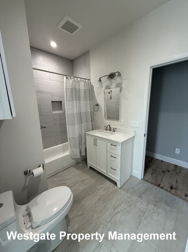 Building Photo - 2249 Bodega Ave