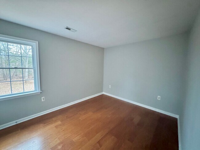 Building Photo - Beautiful Home in Campbell County