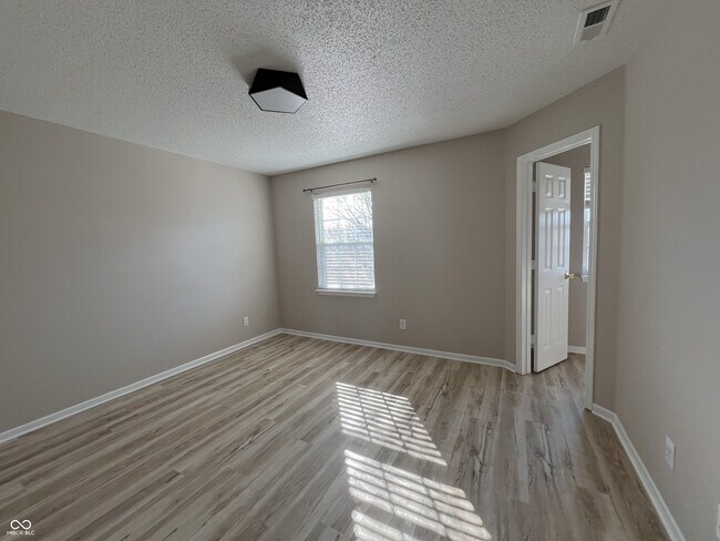 Building Photo - 14243 Holly Berry Cir
