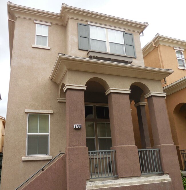 Building Photo - **SPECIAL! One Month Free!** - Spacious Madison Townhome Near Travis AFB with Solar & Garage