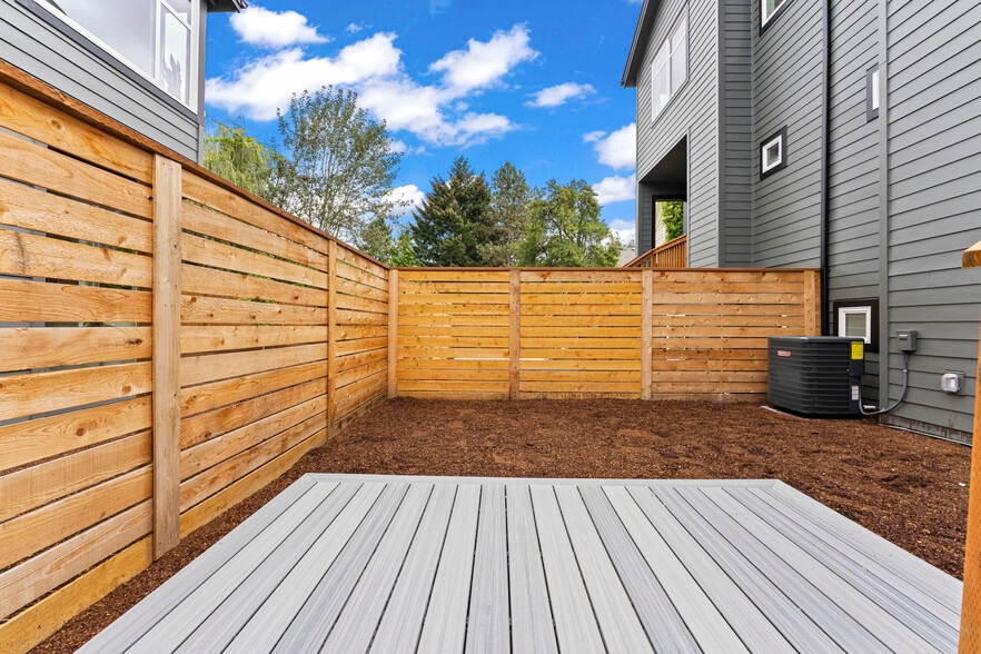 Building Photo - 591 NE Tillamook St