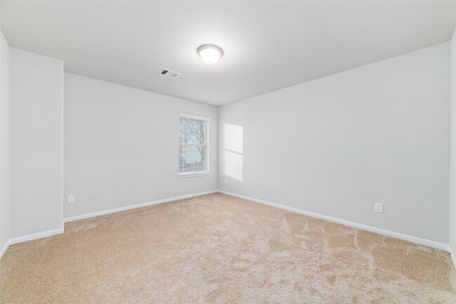 Building Photo - 4919 Vly White Oak Ln