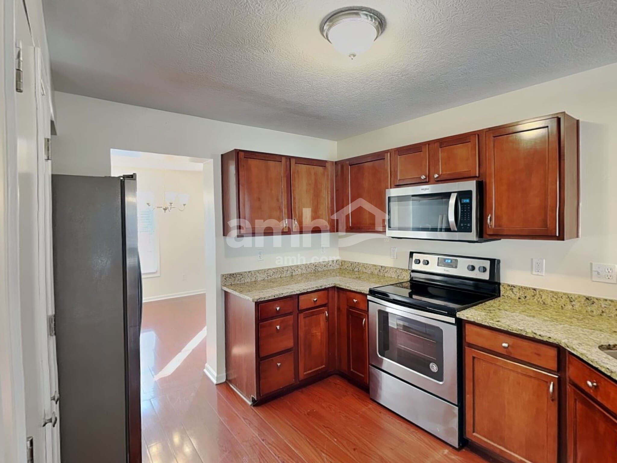 Building Photo - 1961 Creekview Dr