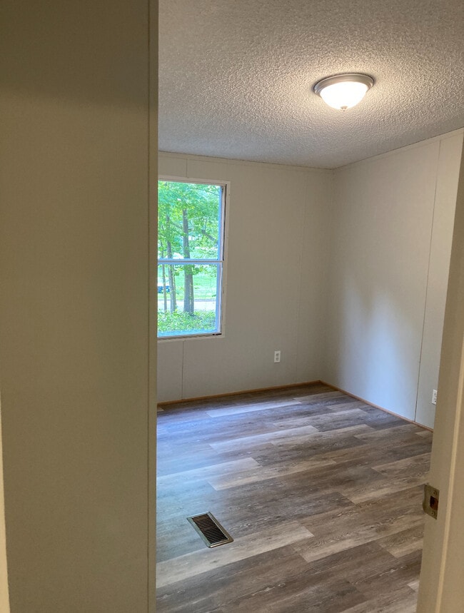 Building Photo - 103 Wade Rd