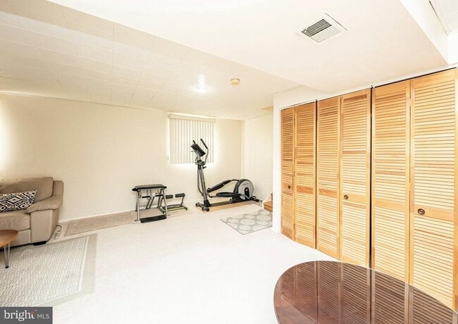 Building Photo - 1803 E Beech Rd