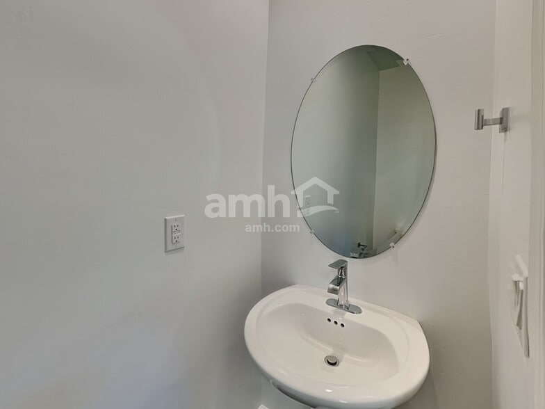 Building Photo - 6116 W Paseo Hilario