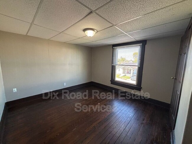 Building Photo - 526 Brandt St