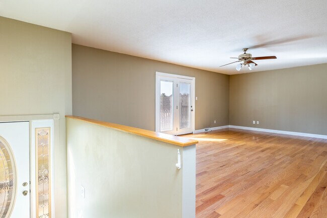 Building Photo - 908 Dartford Rd