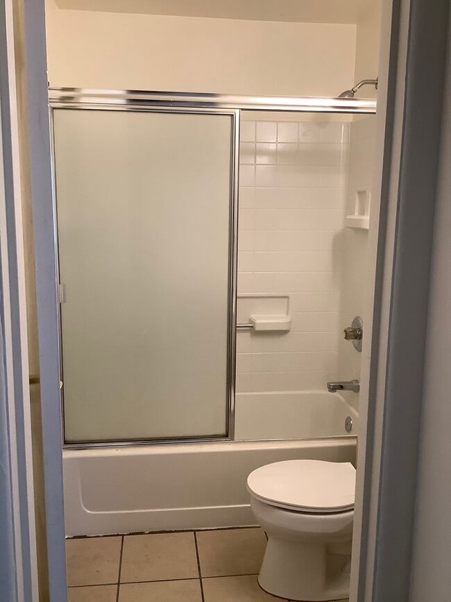 Building Photo - 2049