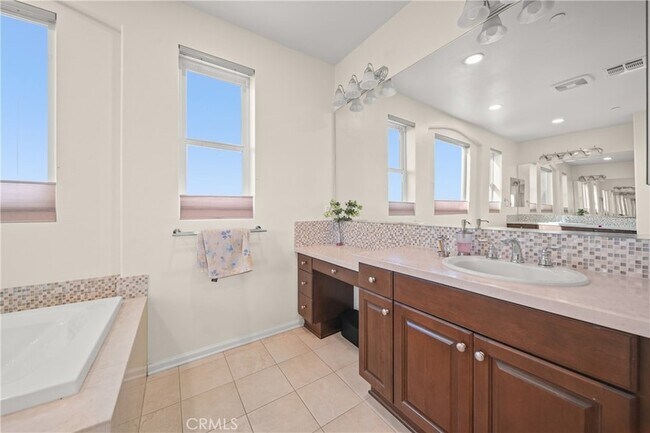 Building Photo - 11662 N Ricasoli Way